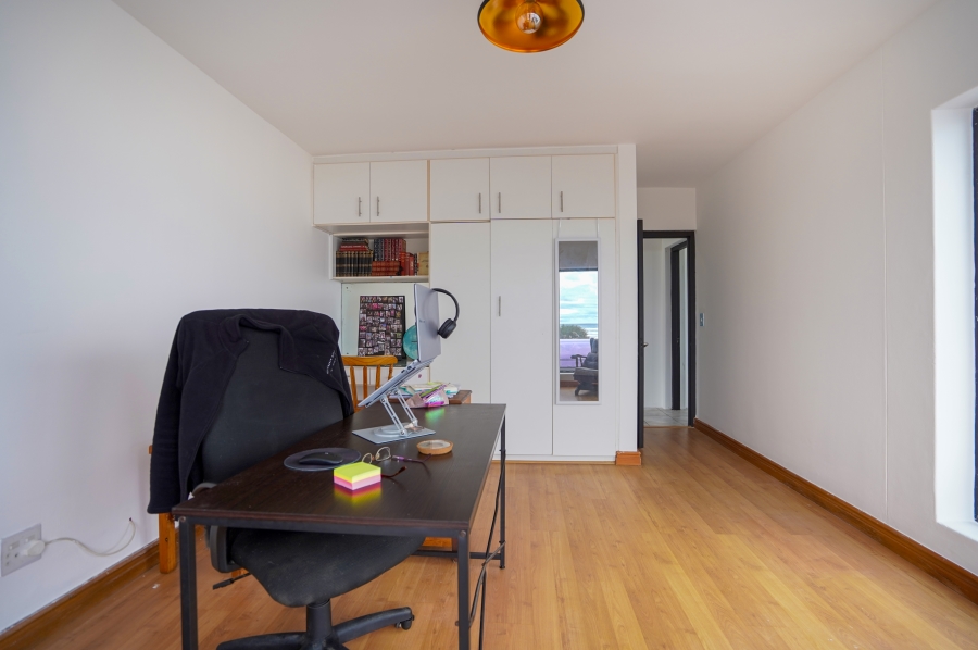 4 Bedroom Property for Sale in Van Riebeeckstrand Western Cape